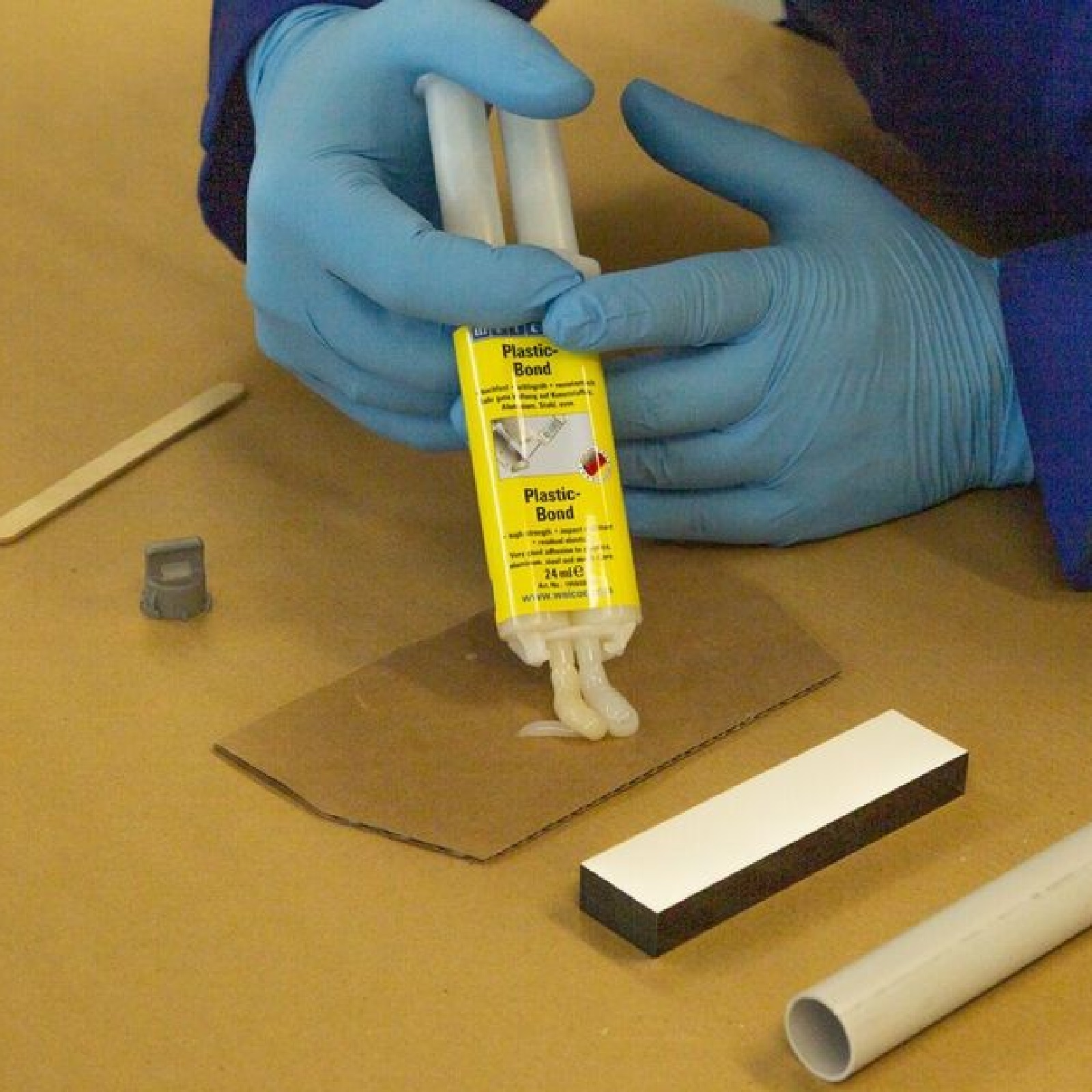 Plastic Bond 24ml Kunststoff Kleber Reparatur SET - cremeweiß